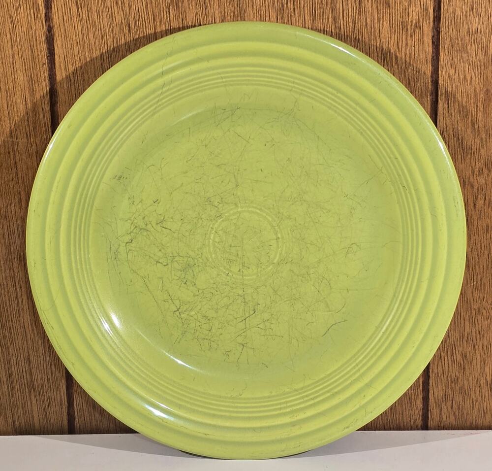 Fiesta HLC USA Dinner Plate Chartreuse Green 10 Inch Vintage Homer Laughlin
